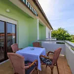 Petar Apartman Kampor