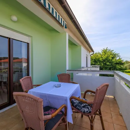 Petar Apartman Kampor